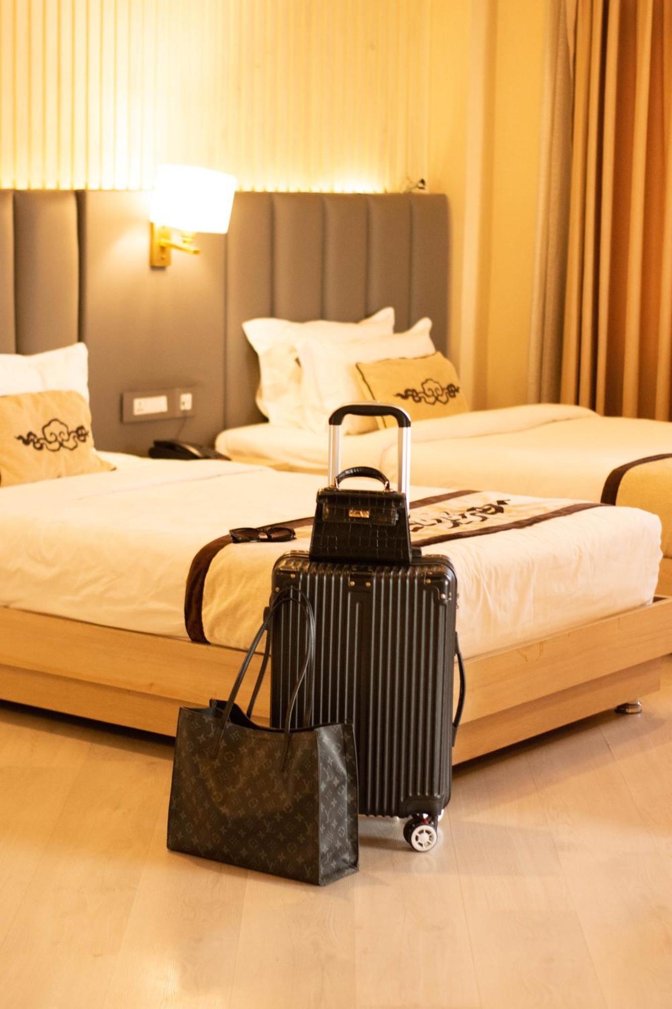 Lavie Residence And Spa Катманду Экстерьер фото